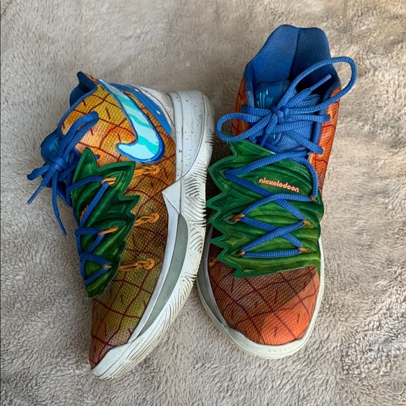 Nike Gary SpongeBob SquarePants x Kyrie 5 'Pineapple House'